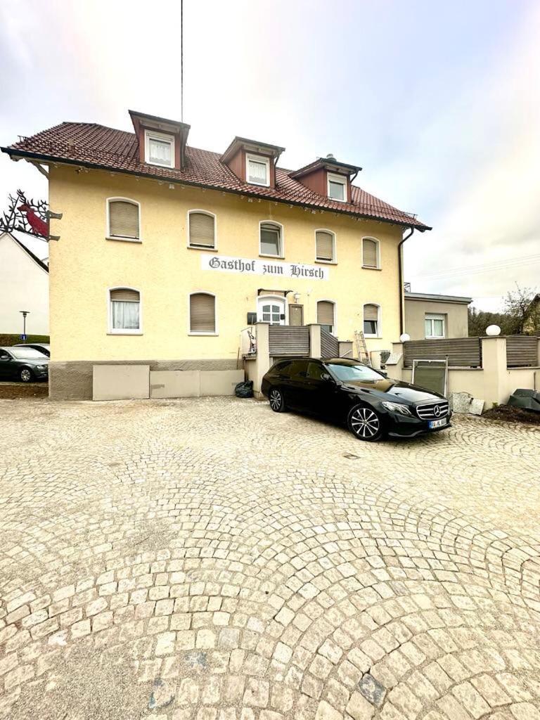 Hirsch Apartment